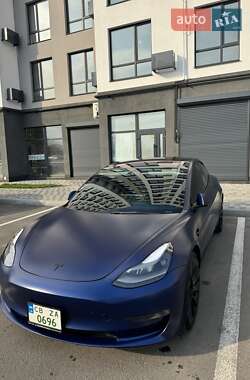 Седан Tesla Model 3 2022 в 