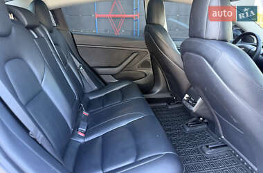 Седан Tesla Model 3 2020 в 