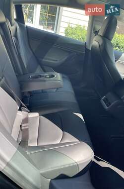 Седан Tesla Model 3 2019 в 
