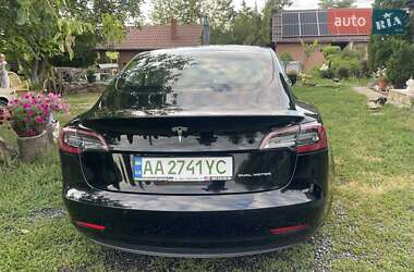 Седан Tesla Model 3 2019 в 