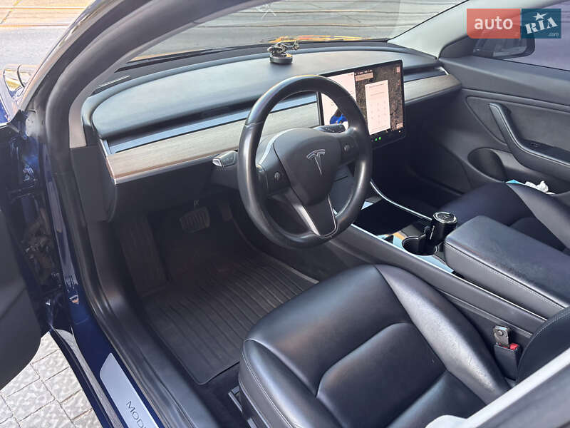 Седан Tesla Model 3 2019 в Запоріжжі