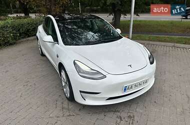 Седан Tesla Model 3 2019 в Львове