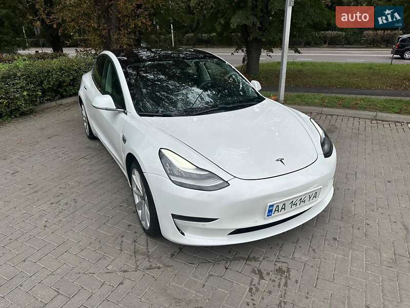 Tesla Model 3 2019
