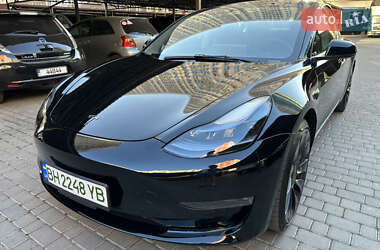 Седан Tesla Model 3 2023 в 