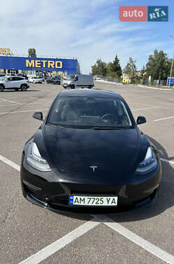 Седан Tesla Model 3 2022 в Житомирі