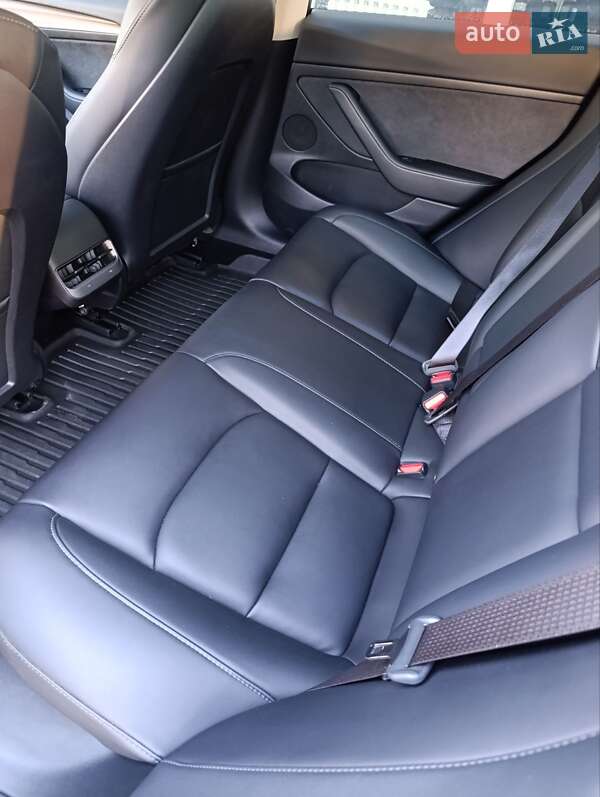 Седан Tesla Model 3 2023 в Харькове