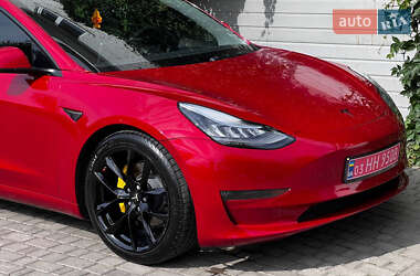 Седан Tesla Model 3 2020 в 