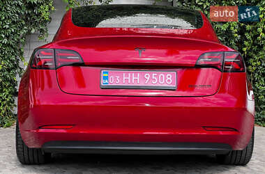 Седан Tesla Model 3 2020 в 