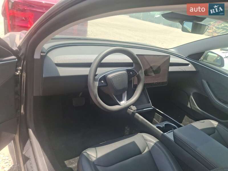 Седан Tesla Model 3 2024 в Киеве