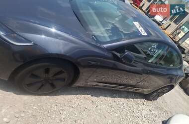 Седан Tesla Model 3 2024 в 