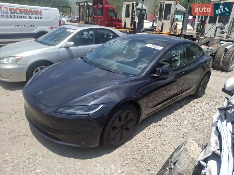Седан Tesla Model 3 2024 в Киеве