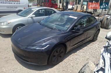 Седан Tesla Model 3 2024 в 