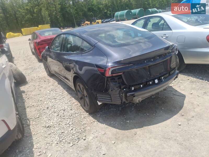 Седан Tesla Model 3 2024 в Киеве