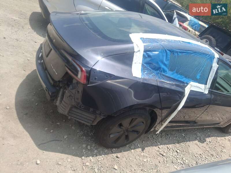 Седан Tesla Model 3 2024 в Киеве