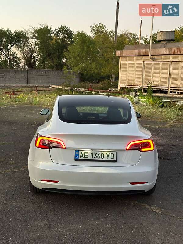 Седан Tesla Model 3 2022 в Кривому Розі