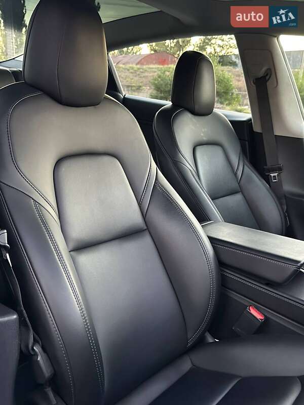Седан Tesla Model 3 2022 в Кривому Розі
