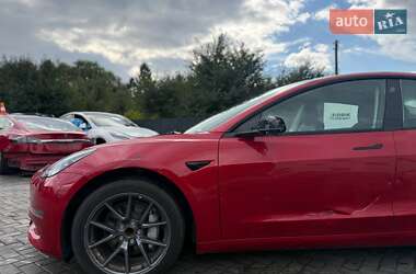 Седан Tesla Model 3 2022 в 