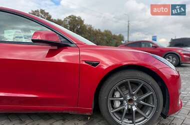 Седан Tesla Model 3 2022 в 