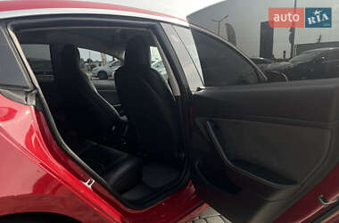 Седан Tesla Model 3 2019 в 