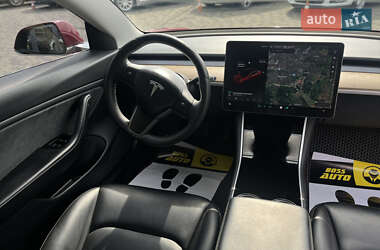 Седан Tesla Model 3 2019 в 