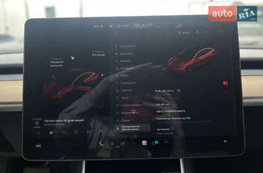 Седан Tesla Model 3 2019 в 