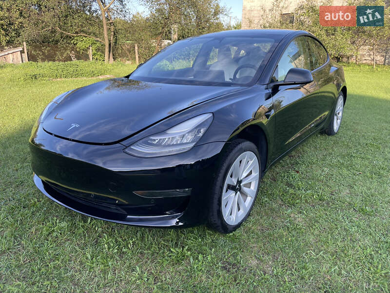 Tesla Model 3 2020