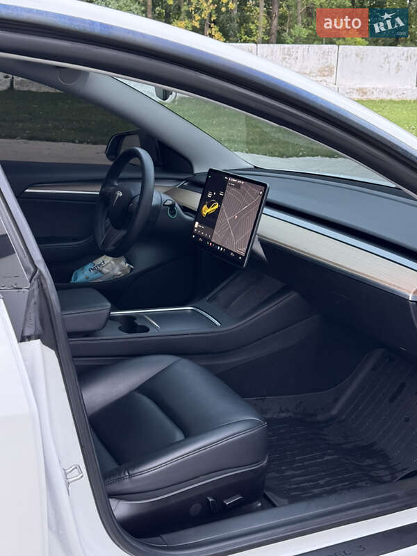 Седан Tesla Model 3 2021 в Луцьку