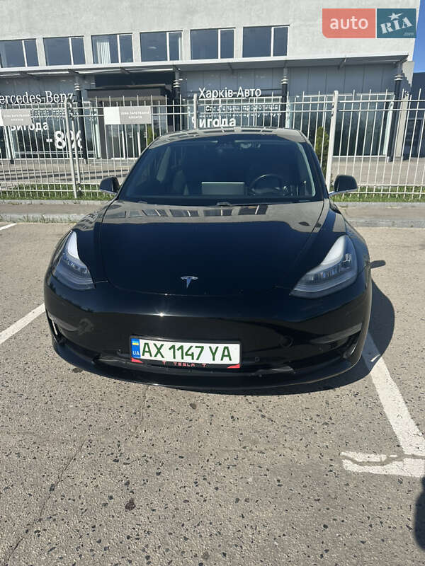 Седан Tesla Model 3 2019 в Харкові