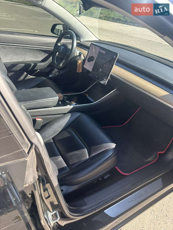 Седан Tesla Model 3 2019 в Харкові