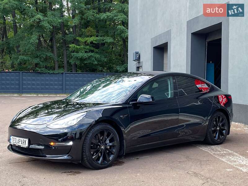 Седан Tesla Model 3 2018 в Києві