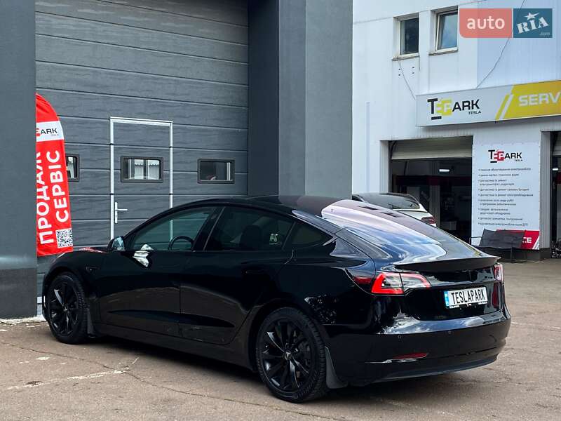 Седан Tesla Model 3 2018 в Києві