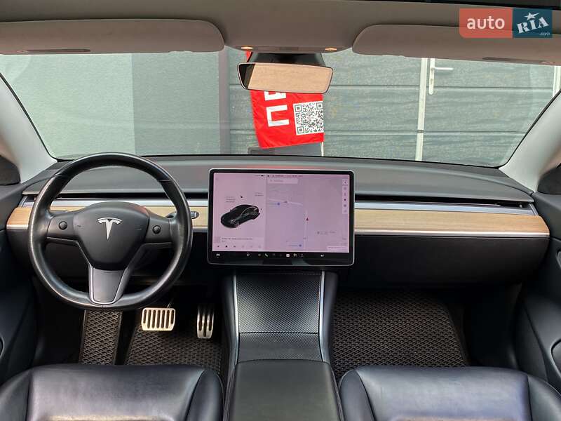 Седан Tesla Model 3 2018 в Києві