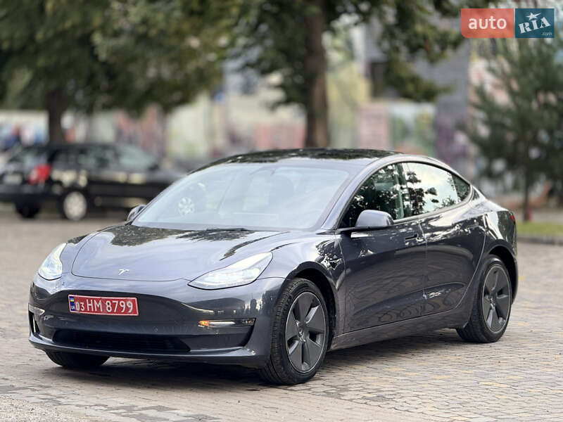 Tesla Model 3 2022