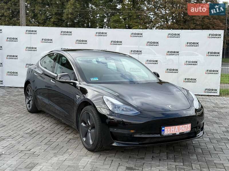 Седан Tesla Model 3 2020 в 