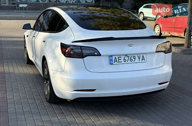 Седан Tesla Model 3 2021 в Днепре