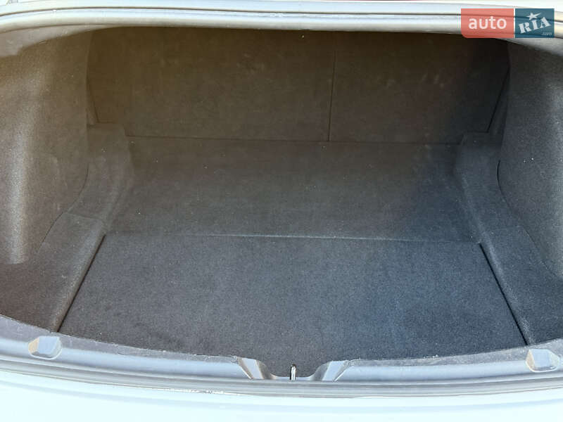 Седан Tesla Model 3 2021 в Днепре