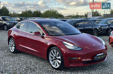 Седан Tesla Model 3 2018 в Івано-Франківську