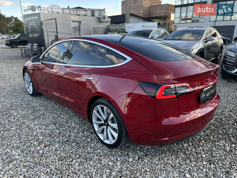 Седан Tesla Model 3 2018 в Ивано-Франковске