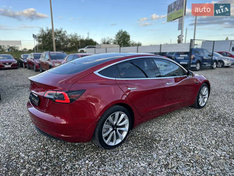 Седан Tesla Model 3 2018 в Ивано-Франковске