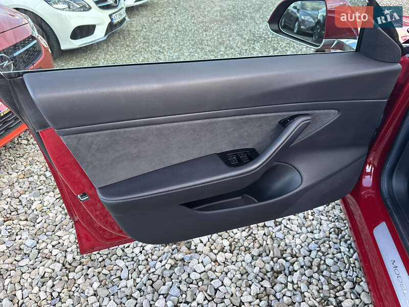 Седан Tesla Model 3 2018 в Ивано-Франковске