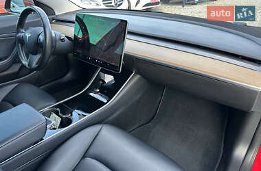 Седан Tesla Model 3 2018 в 