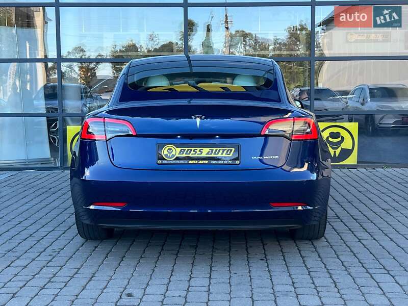 Седан Tesla Model 3 2020 в Івано-Франківську