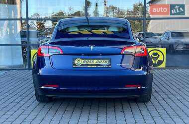 Седан Tesla Model 3 2020 в 