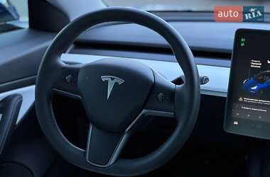 Седан Tesla Model 3 2020 в 