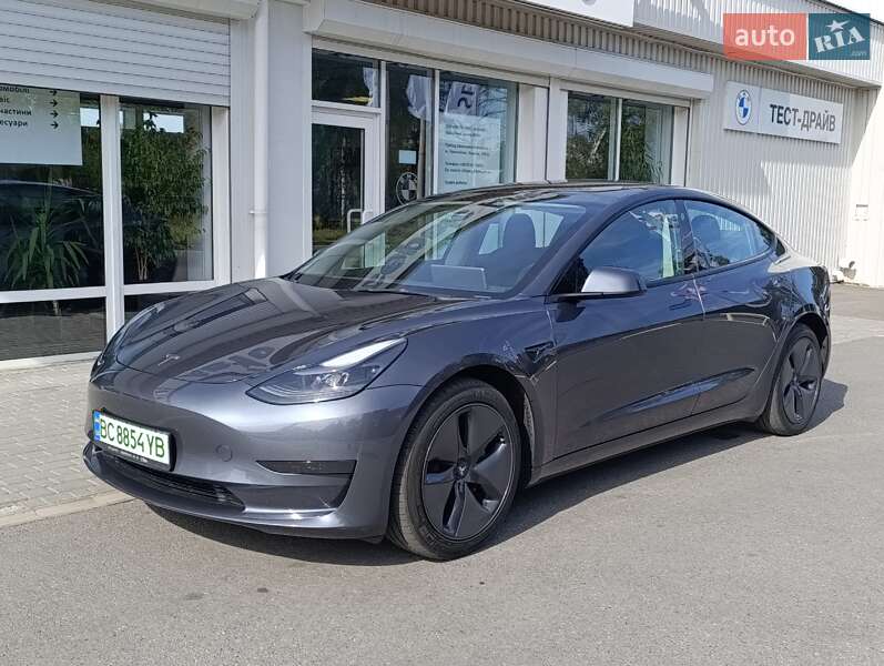 Седан Tesla Model 3 2022 в Кременчуці