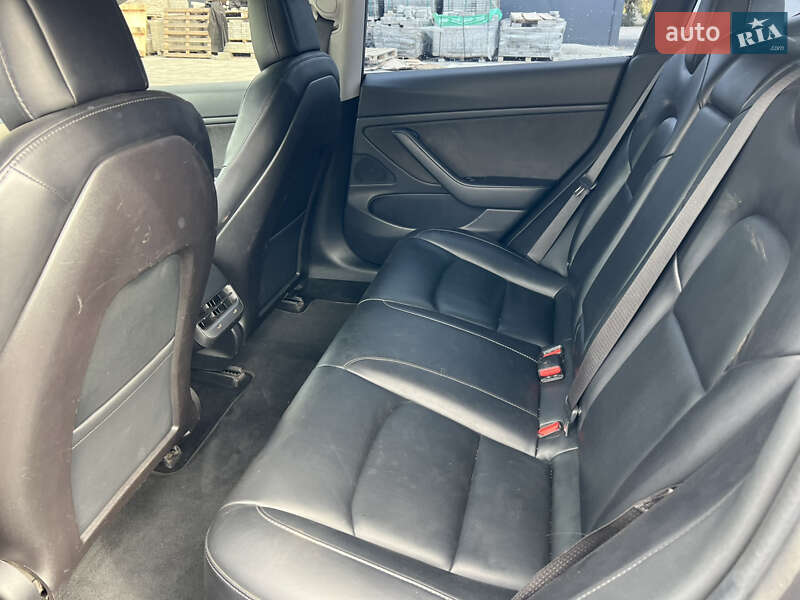 Седан Tesla Model 3 2018 в Луцке