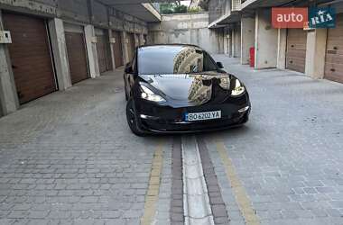 Седан Tesla Model 3 2021 в 