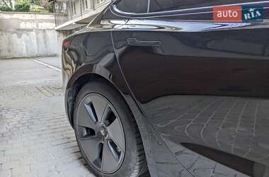 Седан Tesla Model 3 2021 в 
