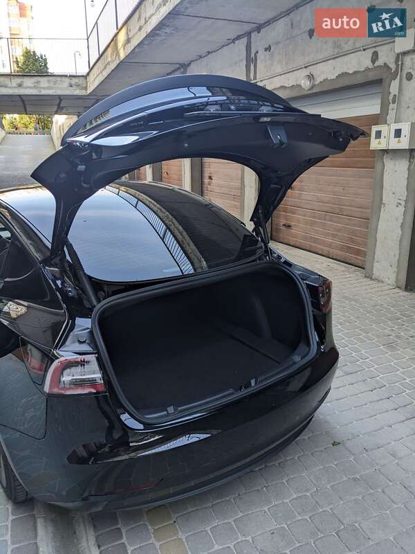 Седан Tesla Model 3 2021 в Тернополі фото 24 Седан Tesla Model 3 2021 в Тернополі