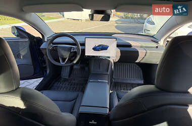 Седан Tesla Model 3 2024 в 